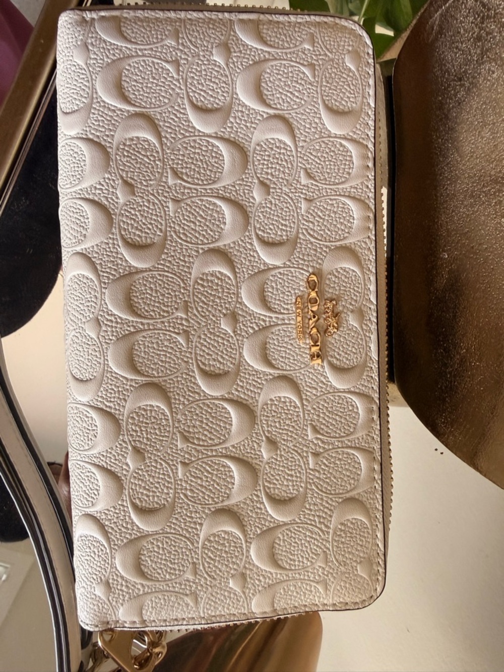 Coach White Embossed Signature Zip Wallet Wristlet with Gold Hardware - Picture 2 of 4